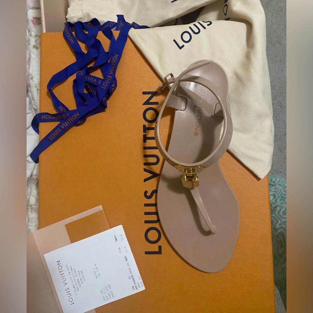 Louis Vuitton spring summer 2022 sandals size 38